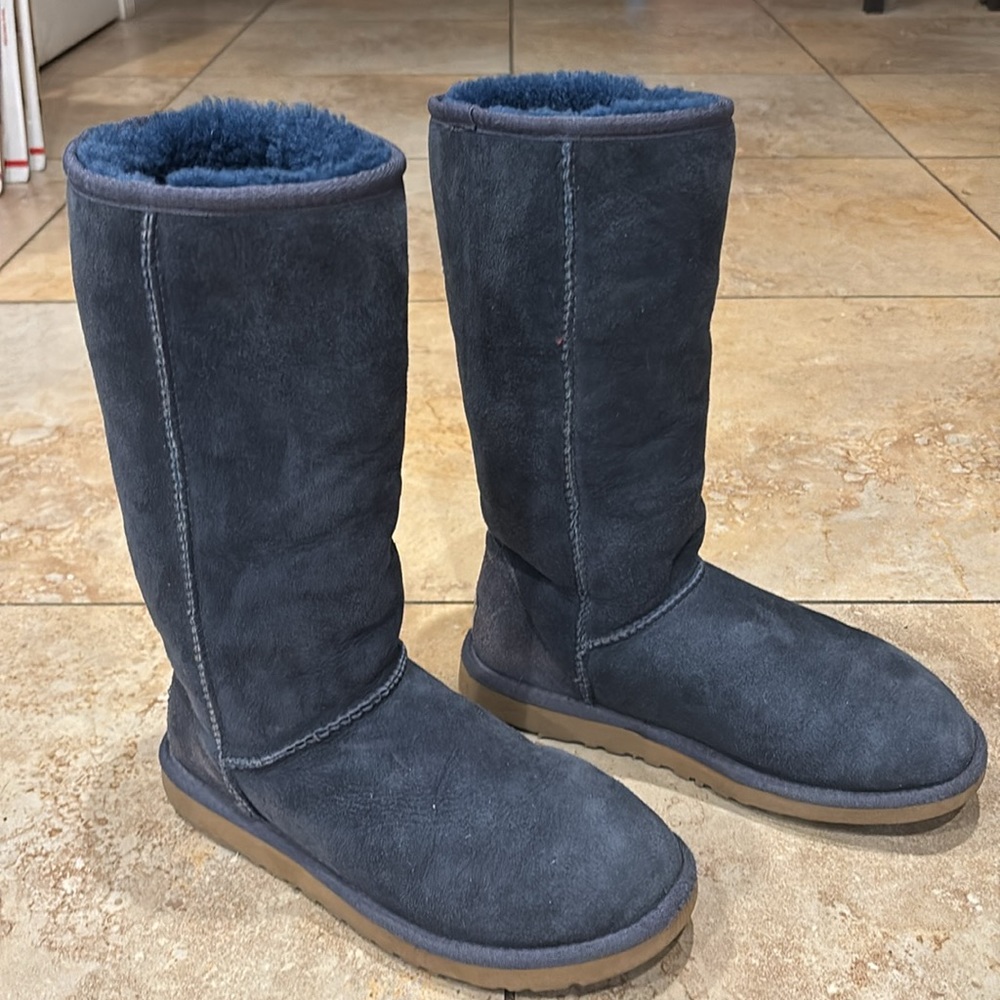 UGG Australia Women’s Tall Fur Boots size 6
